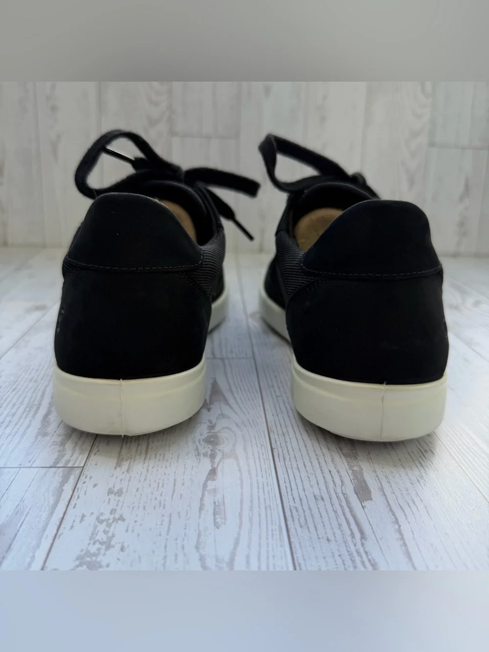 ECCO Soft Leather Low Top Sneakers Black Shoes | Women's 36 / 5-5.5